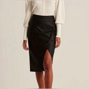 Abercrombie & Fitch, midi skirt with a sexy slit! Size XS